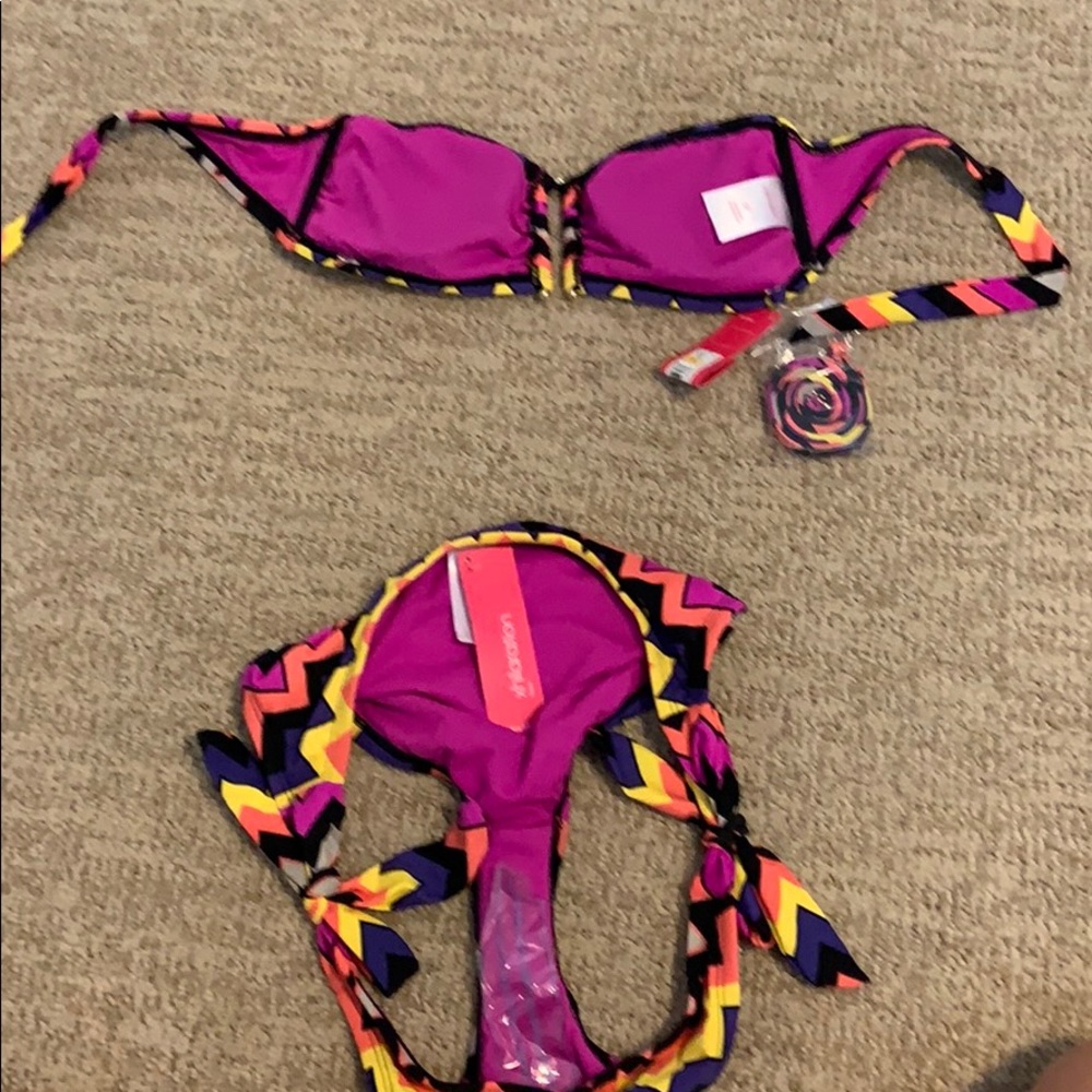 Bathing suit - Picture 2 of 2